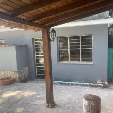 Venta de casa independiente en Cojímar se hace negocio por carro moderno - Img 128130827