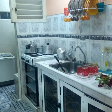 馃彔 Apartamento de renta en 10 de Octubre. 馃洀锔廡iene 2 habitaciones, gas de la calle y ducha con agua 鈾笍 - Img 125781654