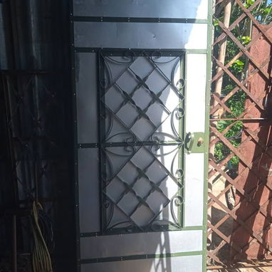Realizamos trabajos de herrería dándole seguridad a su hogar,con rejas de protección con garantía, calidad y excelencia - Img 123151081
