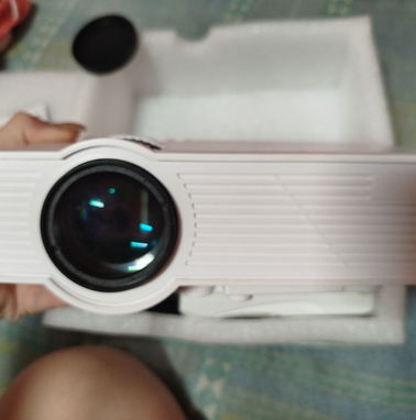 Proyector nuevo en su caja - Img 95861637