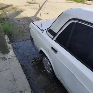 Venta de lada es 2107 es 2010. El auto està en exelentes condiciones. No hay UN carro en la habana camine mejor que Este - 2/9