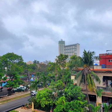 RENTA LINEAL EN VEDADO - Img 115127644