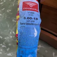 Cambio o vendo goma de Pista para moto 18x300 Tubeless (sin cámaras) Nueva a estrenar de muy buena calidad por una (21) - Img 55767825