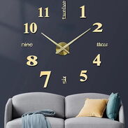 Reloj de pared grande dorado - Img 45462630