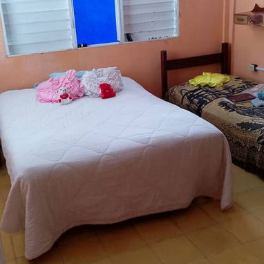 Casa de Placa ideal para Negocio en Bayamo 3 habitaciones. Abiertos a ofertas - 9/10