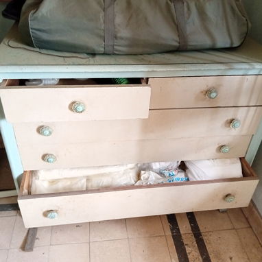EN VENTA JUEGO DE SALA ANTIGUO Y OTROS MUEBLES. TODO EN BUEN ESTADO. BUENOS PRECIOS CON DESCUENTO PARA TRANSPORTE !!! - 7/10