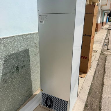 Exhibidora de 7 pies marca AUCMA con llave y cerradura con regulador de voltaje incluido Precio $525 Transporte Incluido - 2/3