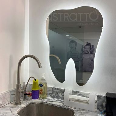 En nuestro negocio creamos espejos aéreos con luces LED neón totalmente personalizados, - Img 122607837