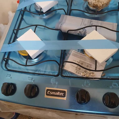 Puerta nueva, cocina de 4 hornillas y juego de baño - Img 124027470