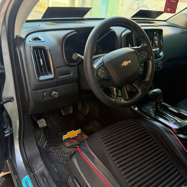 *chevrolet colorado z71* 32 000 *Descripción* - cama grande - 6 cilindro - defensa delantera - luces - Img 121925683