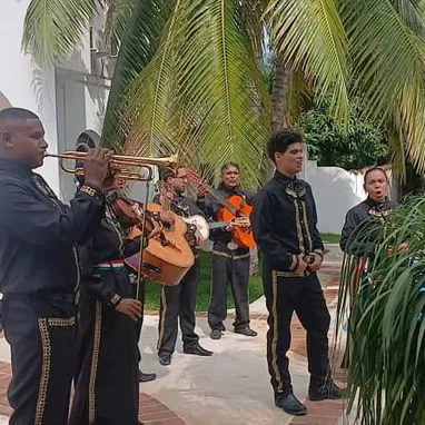 Mariachis en la Habana - Img 124794571