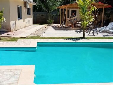 Casa con piscina en Guanabo a pocos metros del mar - Img 67753169