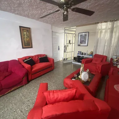 Exclusiva Casa en Venta - Img 123843969