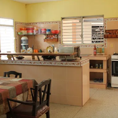 VENTA DE CASA INDEPENDIENTE DE DOS PLANTAS EN LA CIUDAD DE CANAGUEY - Img 121785110
