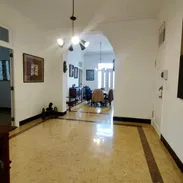 EDIFICIO CAPITALISTA CON VISTA AL MAR! Apartamento Totalmente Remodelado en el Vedado - Img 55782464