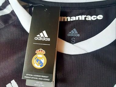 Oferta 🔥🔥pullover negro original Real Madrid 💯 talla s pequeña y short de playa H&M adolescentes - Img 66765177