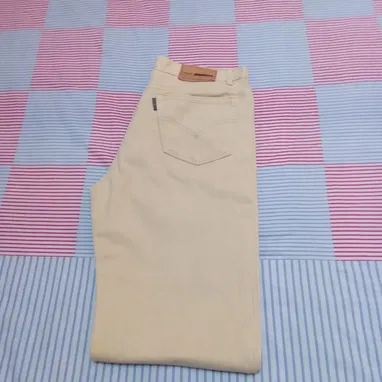 Putusas nuevo veiz talla  34. Camisa de  mezclilla talla L . Pitusa blanco talla  30. - 2/5
