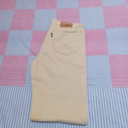 Putusas nuevo veiz talla  34. Camisa de  mezclilla talla L . Pitusa blanco talla  30. - Img 53112869