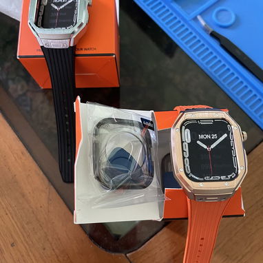 Manilla exclusiva para Apple Watch 44mm (Protector metálico y Correa de silicona) Súper Calidad!! - Img 93543576