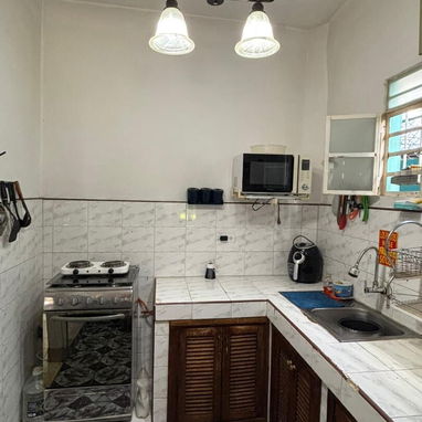 CASA INDEPENDIENTE CERCA DEL HOTEL COMODORO Y 5TA AVENIDA - Img 121609734