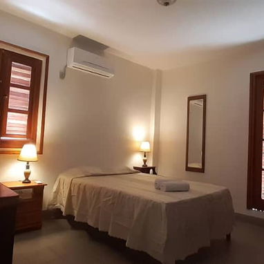 Renta apartamento de 2 cuartos Vedado corriente 24x24 ya 650usd  53582376 - Img 121702981