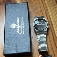 Reloj plateado , centro Negro, para hombre .de cuarzo.De baterias . - Img 55535594