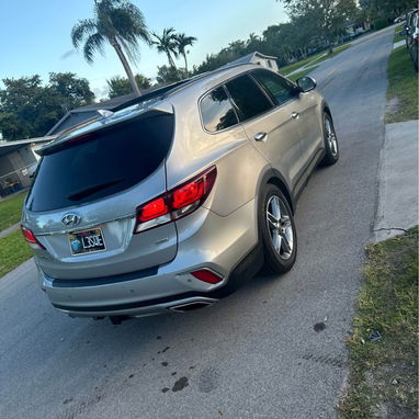 Vendo o negocio yhunday Santa Fe del 2017 full limited con 153 mil millas motor reparado - Img 99264572