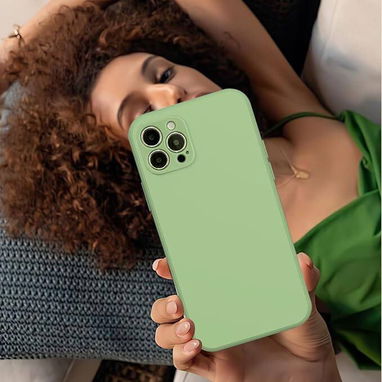 Disponible: Funda de TPU iPhone 15 Pro color verde menta | videojuegoshabana.com - Img 127049683
