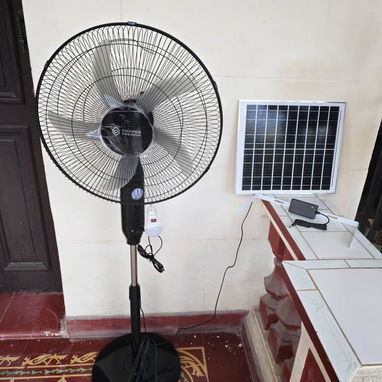 Ventilador recargable marca Cooper Premiun De 16 y 18 pulgadas con panel solar - Img 122237533