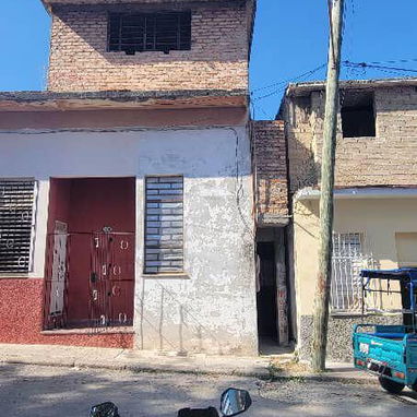 #5 CERRO   Casa 🏡 en el Cerro   La planta baja consta de : Barbacoa 🍖  Sala🪑 2 Cuartos 🛏️ Cocina 🥘 Comedor ♨️ 2 Bañ - Img 118521749