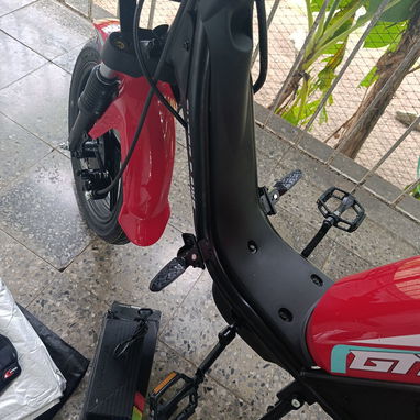 Se vende bicimoto eléctrica JMD CON SUS ACCESORIOS INCLUIDO CASCO GUANTILLAS Y CAPA PARA LA MOTO - Img 124673134