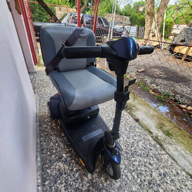 vendo  SILLA DE RUEDAS ELECTRICA en excelentes condiciones! - Img 124152503