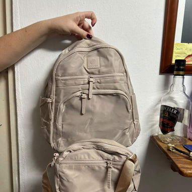 Venta de ropa y maquillaje - 5/9