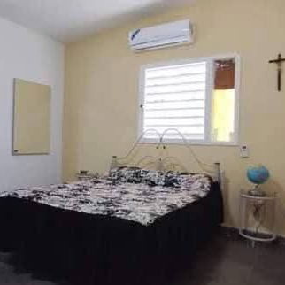 Su ubicación se encuentra entre Managua y Santiago de Las Vegas a solo tres metros quizás menos del aeropuerto nacional - 5/10