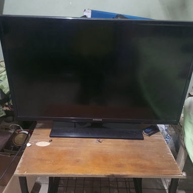 Solo PARA PIEZÁS porque tiene la pantalla rajada (Modelo Viejo 2014 ) tv plasma de 32 pulgadas marca Samsung - Img 119873432