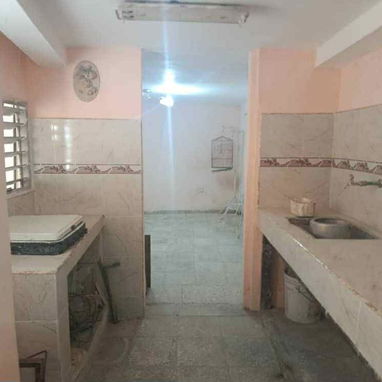 Casa independiente de 7 cuartos a 3 cuadras de la calzada del Cerro. - Img 109829399