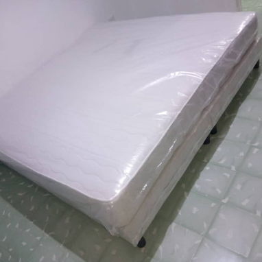 Juego King Size 2x2 Colchón Konfort y importados Bases box Spring Camas de Tubos y Tapizadas - Img 120123892