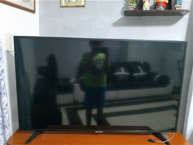 TV Samsung de 43" de uso en 100 USD - Img main-image