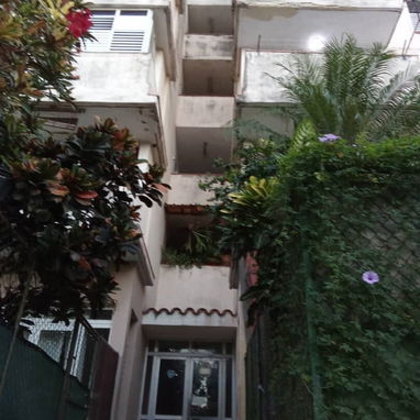 🏠 *SE VENDE APARTAMENTO EN EL VEDADO. PLAZA* - 7/9