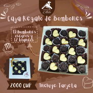 Caja de Regalo con 25 bombones blancos y oscuros - Img 58277841
