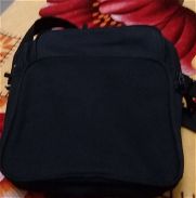 Vendo bolso multifuncional de color negro, magnífico para viajes cortos - Img 43550577
