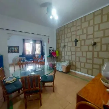 APARTAMENTO DE LOS AÑOS 50 DE ESQUINA! Gran Distribución en Línea y 12, Vedado !!! - Img 122664709