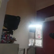 CASA EN VENTA A MEDIA CUADRA DE AYESTARÁN - Img 56807487
