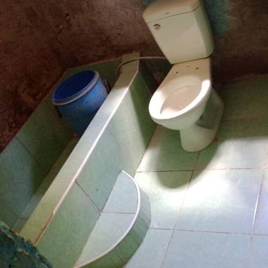 Casa de alto y bajo con patio - 10/10