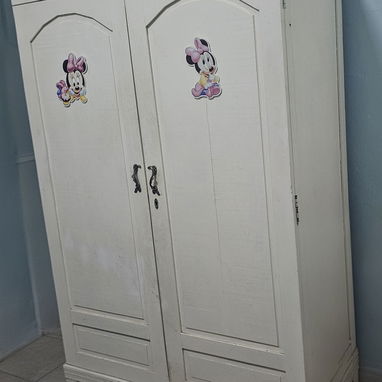 Escaparate para bebés y niños de cedro en 150usd - 2/4