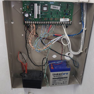 Kit de Alarma de uso. Gabinete, central, teclado, sirena, sensores de movimiento. - 7/7