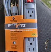 Regleta de 6 salidas con botón de encendido y apagado 5 metros de cable - Img 48771057