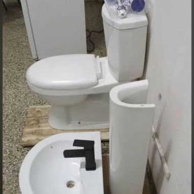 Juegos de baños, y lavamanos con muebles - Img 118694281