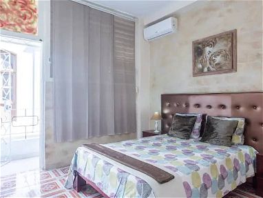 Apartamento independiente de 2 cuartos, baño y balcón en la Habana Vieja. - Img 65270219