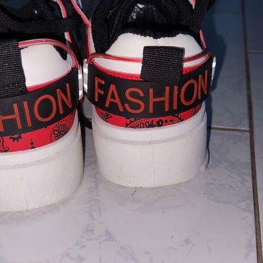 Vendo tenis de niño de calidad - Img 124048678
